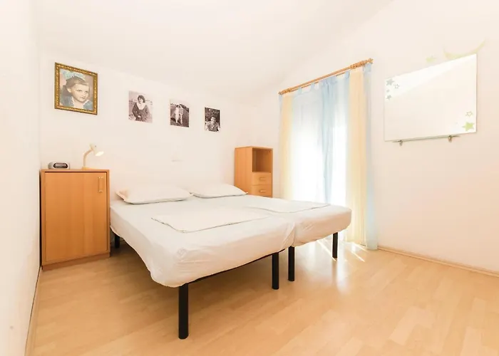 2 Bedroom Stunning In * Povljana