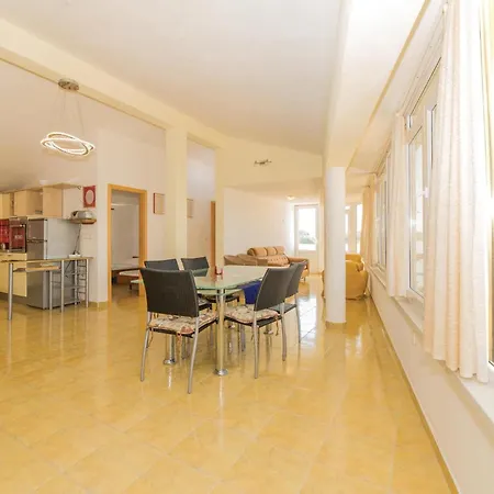2 Bedroom In Holiday home