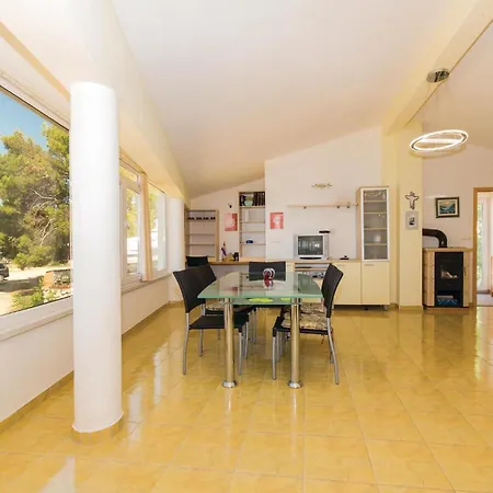 2 Bedroom In Holiday home Povljana